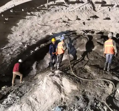 漳平拱顶带模注浆料的施工流程及注意事项